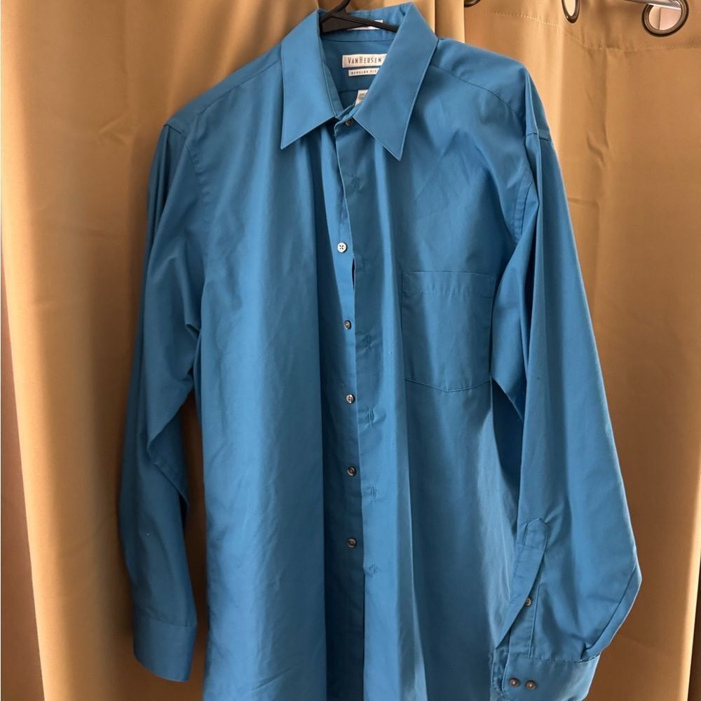 Mens van heusen dress shirt like new